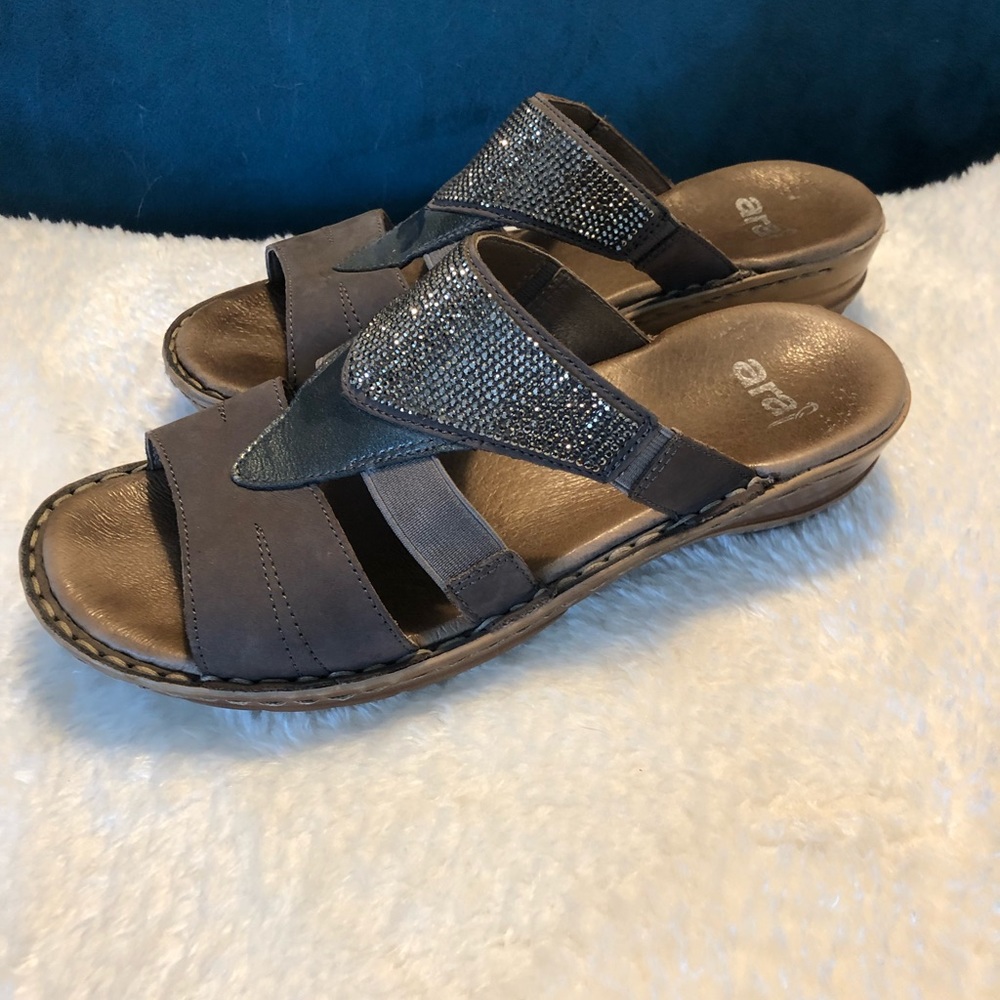 ARA Brown leather w/rhinestone Size 40 sandals